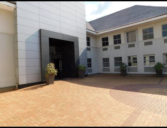 383M² OFFICE TO LET IN HYDE PARK
